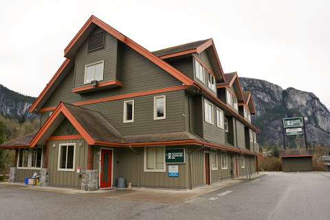 Squamish Adventure Inn & Hostel